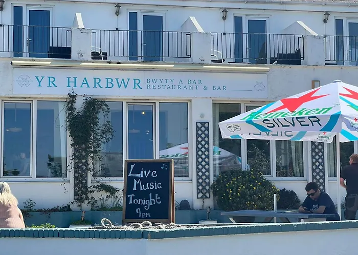 The Harbour Bar & Bistro